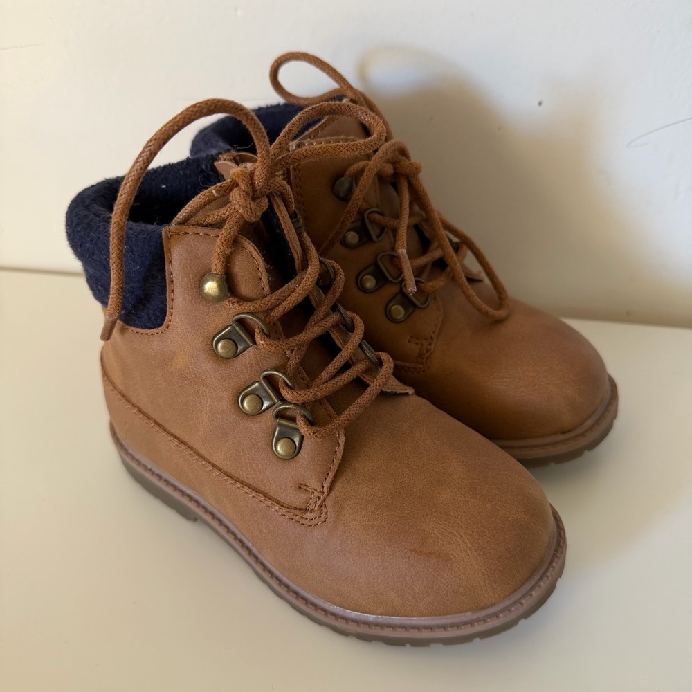 Nautical fall/spring toddler boots size 9